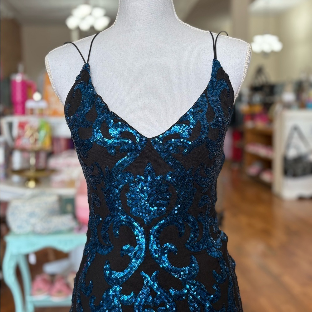 Windsor Black and Blue Sequin Cocktail Dress Size Small